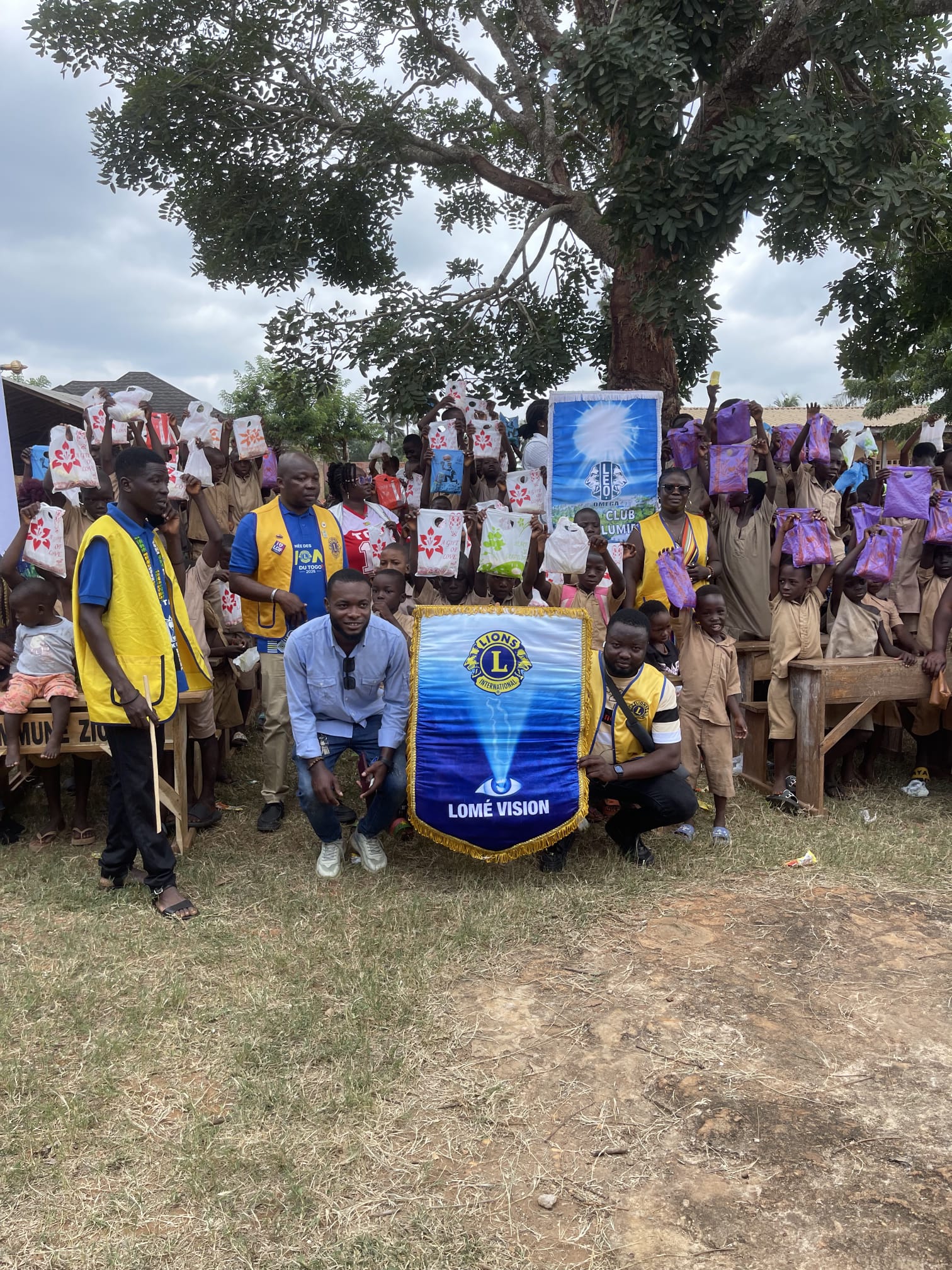 Rentrée scolaire : les Lions et Leo clubs se mobilisent pour les enfants de Kpomé Agomé